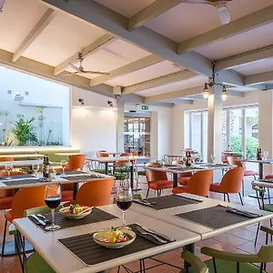 Hotel Oassium At Estival Park, La Pineda
